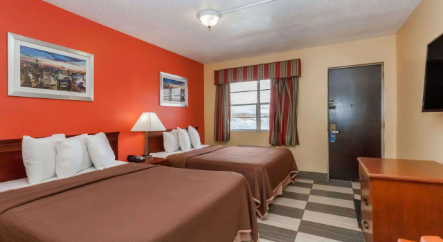 Travelodge by Wyndham Jersey City