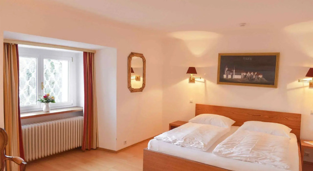 Schlosshotel Mailberg, Book Hotel Mailberg Weinviertel