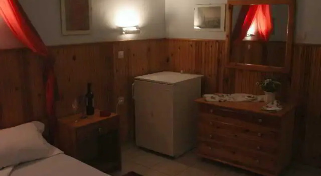 Diamanto Rooms, Забронировать Отель Эретрия Эвбея, рядом с Пляж г. Эретрея