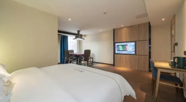 Люкс Yuebo Hotel (New city government)