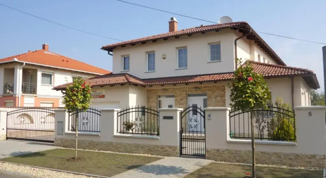 Студия Aura Apartman