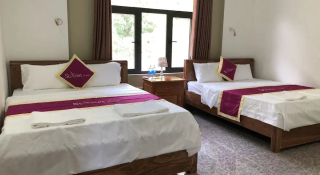 Четырёхместный номер Standard с балконом и с видом на город Starlet Hotel Phong Nha