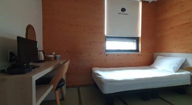 Standard single cameră Bound Hostel