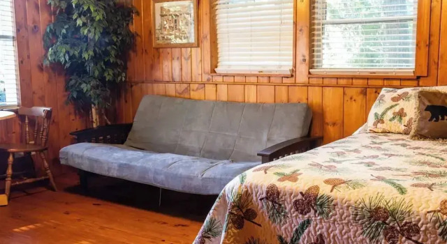 Коттедж Mountain Aire Cottages, Inn & Glamping