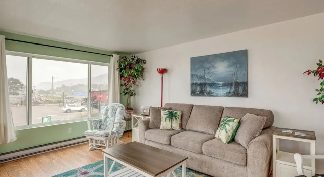 Апартаменты Quaint Rockaway Beach Gem: Walk to Shore!
