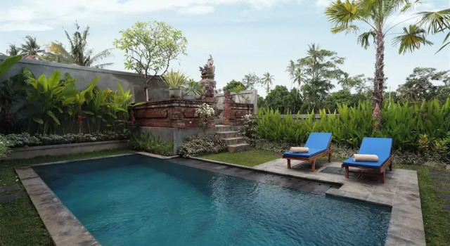 Вилла с 2 комнатами с балконом Dewi Sri Private Villa