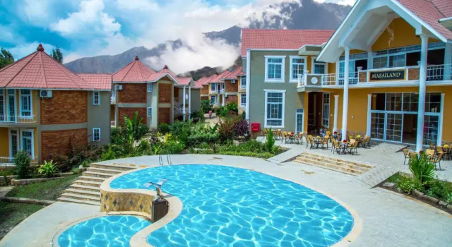 Люкс Masailand Safari & Lodge