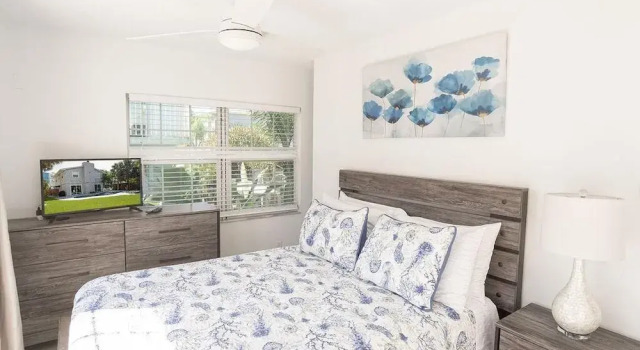 Barefoot Bungalow, Забронировать Дом для отпуска Коттеджи Нью-Смирна-Бич, рядом с Баптистская церковь Бичсайд, Коттедж