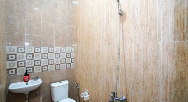 Люкс RedDoorz near Wisata Paribendo Lawang