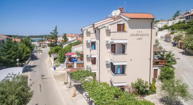 Апартаменты с балконом Apartments Antic