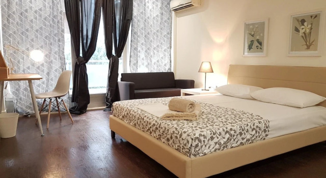 Кровать в общем номере с 6 комнатами с балконом Erra - Berry - Athens Center,180m²,Big Balconies,6 BD,3 BATH