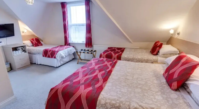 Четырёхместный семейный номер Standard The Sportsview Guest House