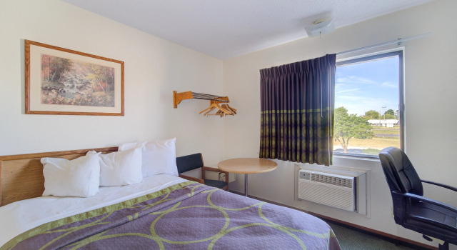 Capital O Amerihost Inn and Suites Kingdom City Hwy 54 MO, Varaa Hotelli Kingdom City Missouri