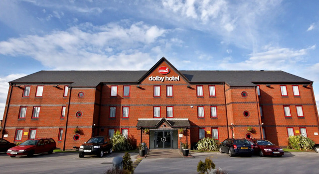 Кровать в общем номере The Dolby Hotel Liverpool