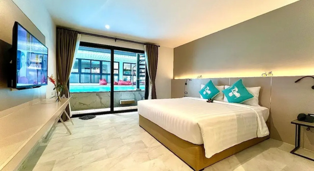 Двухместный номер с доступом к бассейну Deluxe Tour De Phuket Hotel - SHA Plus
