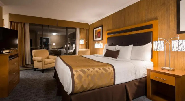 Номер Standard Цокольный этаж с видом на сад Best Western PLUS Inner Harbour Hotel