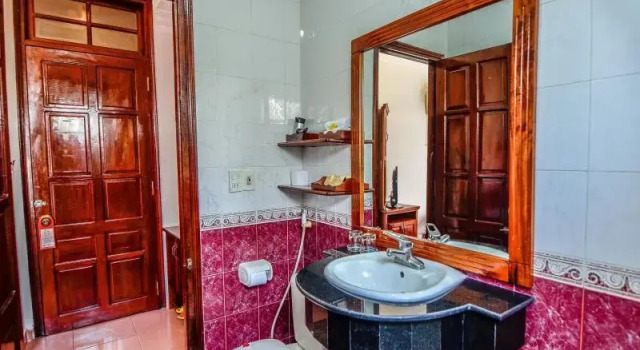 Двухместный номер Superior Nhi Nhi Hotel