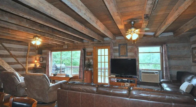 Pondview Cabin - Log Cabin Retreat, Book Feriehus Sommerhuse i Berkeley Springs, Hytte