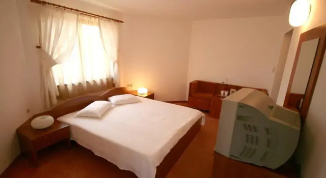 Pension A & B, Varaa Hotelli Târgu-Mureş 
