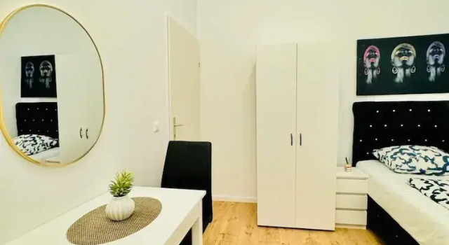 Elegant Five Bedroom Residence Alterlaa