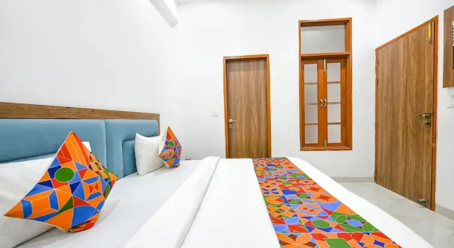 Номер Deluxe FabHotel Blue Stone Stay