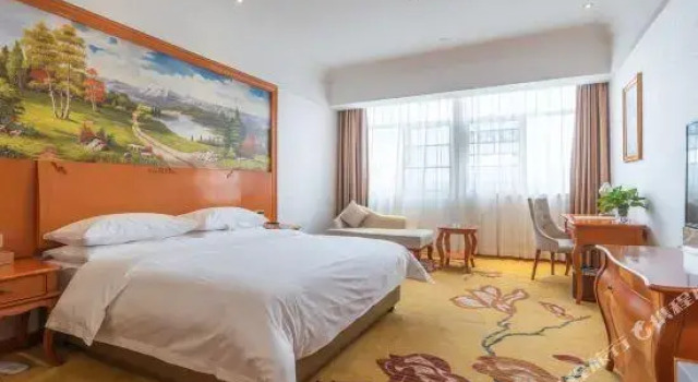 Vienna 3 Best Hotel (Shimen Baofeng), Rezerwuj Hotel Changde Hunan