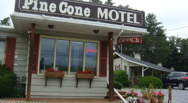 Pinecone Motel, Buchen Sie Motel Motels in New Brunswick, Motel