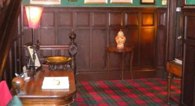Kirklee Hotel, Забронировать Отель Глазго Стратклайд, рядом с Больница «Гартнейвел»