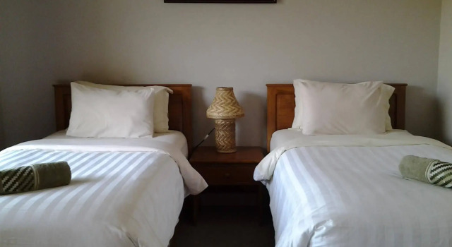 Senggigi Cottages Lombok, Забронировать Отель Отели Сенггиги с парковкой, рядом с Batu Bolong Temple, Парковка