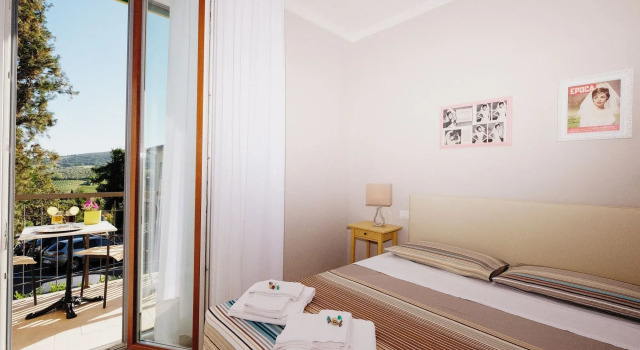 B & B La Cornice - Gina Room With Bathroom and Private Terrace