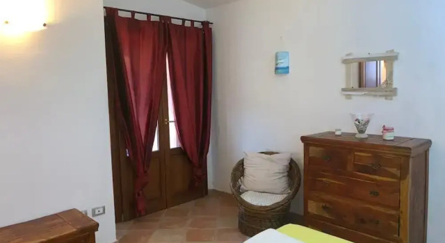 Appartamento Max con Giardino, Buchen Sie Ferienwohnung Agrustos Sardinien