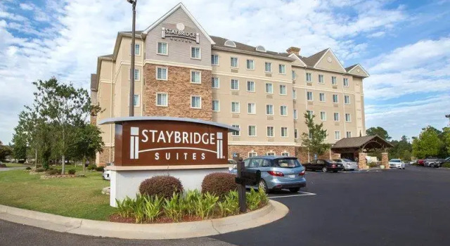 Кровать в общем номере Staybridge Suites Augusta by IHG