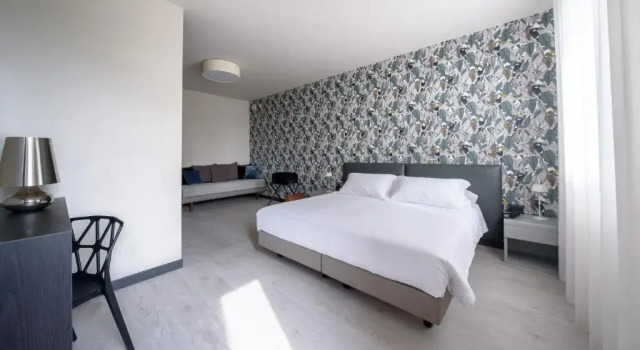 Полулюкс Hotel Zenit