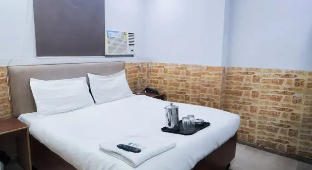 Roomshala 127 Mannat Stay