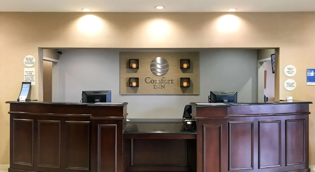 Comfort Inn Louisville Southwest, จอง โรงแรม ลุยส์วิลล์ Louisville Metropolitan Area