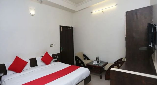 Двухместный номер Standard OYO 19334 Flagship Shanta Inn Charbagh