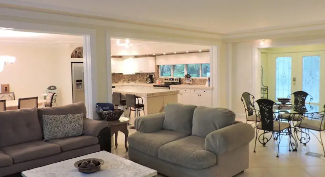 Oceanfront Luxury Townhouse 5/4 FOR 18 Heated Pool, Rezerwuj Hotel Hotele w Broward County z parkingiem, Parking