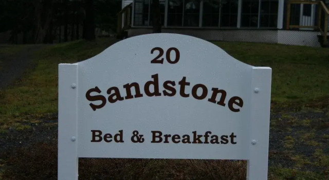 Sandstone Bed and Breakfast, Prenota Hotel New Glasgow Sunrise Trail