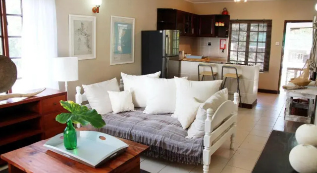Апартаменты Castaway Lodge