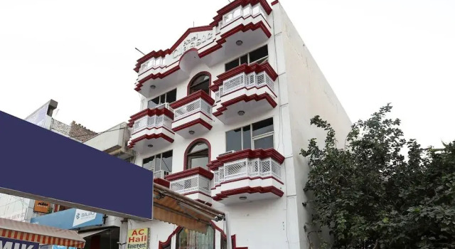 OYO 24421 Classic Hotel