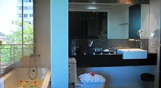 Люкс Inn Place Serviced Residence
