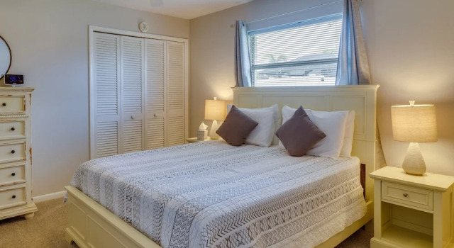 Cape Coral Home w/ Private Heated Pool & Lanai!, Забронировать Дом для отпуска Виллы Кейп-Корал, Вилла