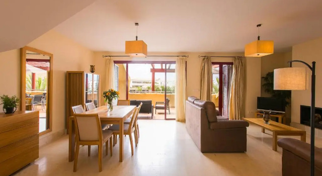 Sotogrande Marina 3 Br Duplex With Large Terrace, Varaa Hotelli Sotogrande Costa de la Luz