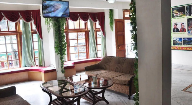 Hotel Satkar Residency - Riverside Old Manali, Забронировать Отель Недорогие отели Манали, недорого
