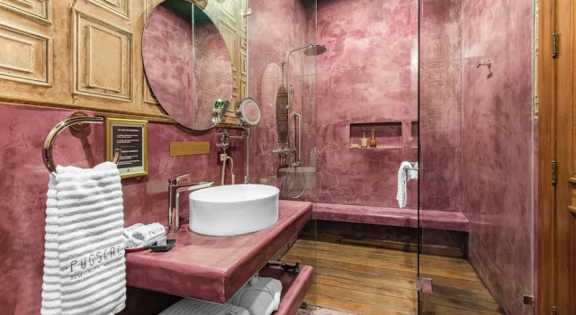 Номер Executive Pug Seal Polanco Anatole France