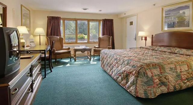 Номер Standard Howard Johnson by Wyndham Williamstown