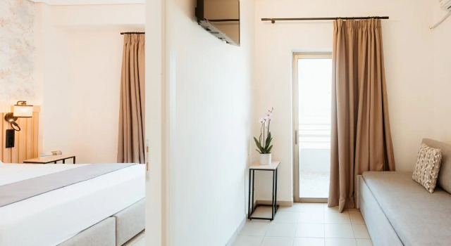 Полулюкс Deluxe Aqua Beachfront Elegant Hotel