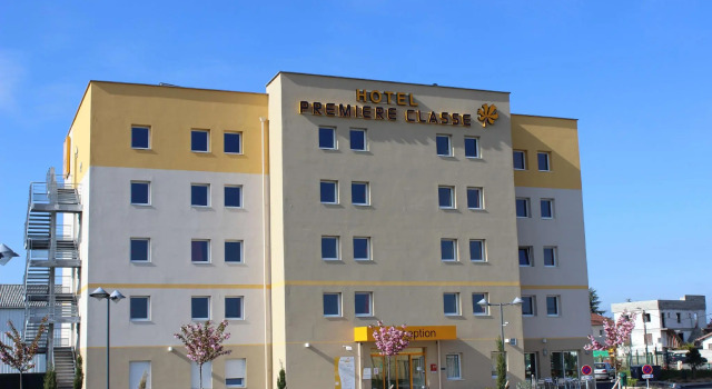 The Originals Access,Tendance Hôtel, Saint-Etienne, Book Hotel Hotels in Burgundy with a Pool, Swimming Pool