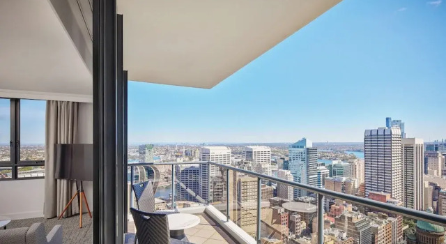 Люкс с 3 комнатами с балконом Meriton Suites Pitt Street, Sydney
