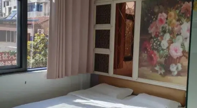 Huaiyuan Liuhua Holiday Hotel, Rezerwuj Hotel Bengbu Anhui